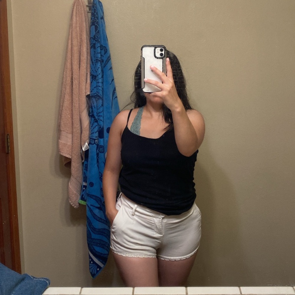 Super cute Ambiance Apparel white shorts!